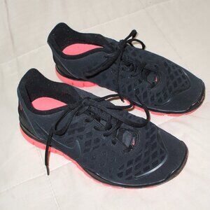 Nike Free TR Women's Black Running Shoes - Size 8
